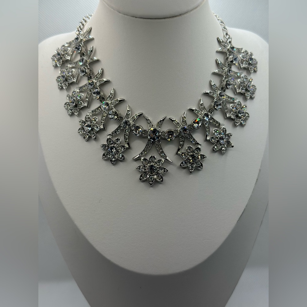 Necklace set with earrings
